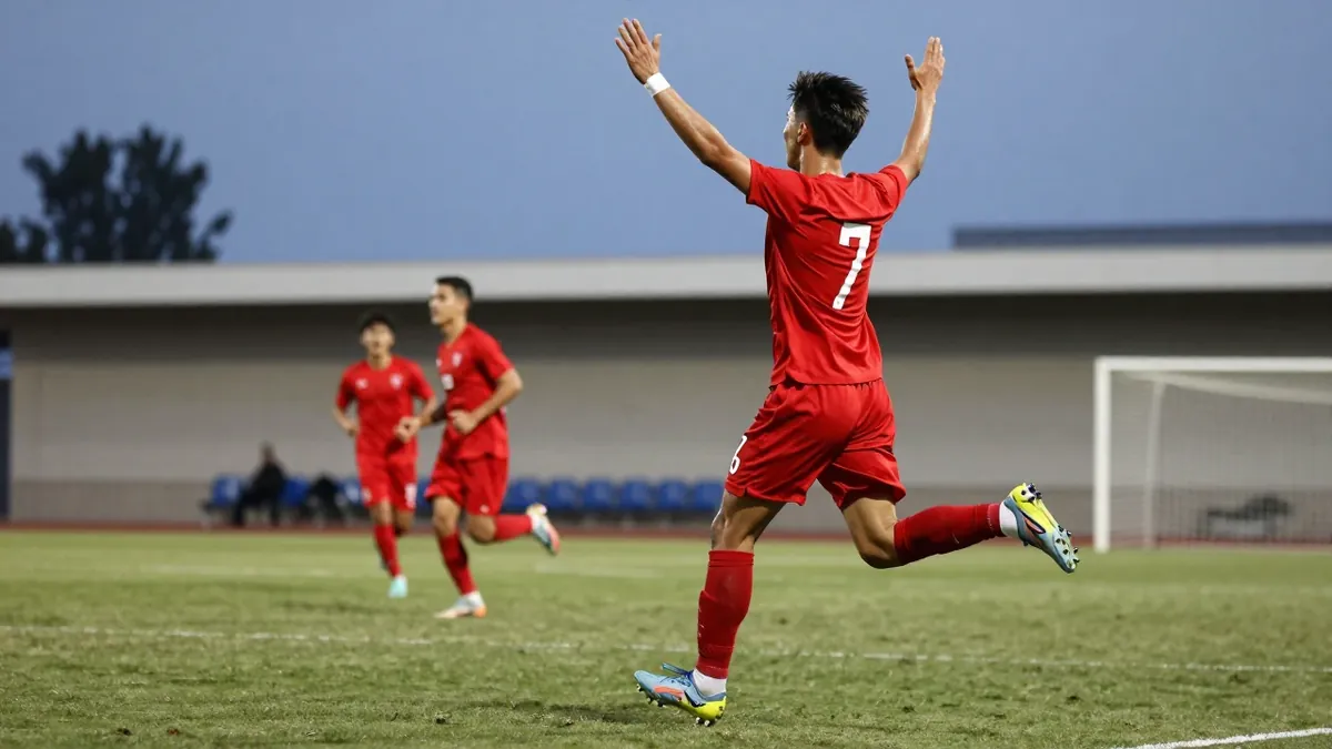 Ümit Milli Takım, Ukrayna ile 2-2 berabere kalarak UEFA 21 Yaş Altı Avrupa Şampiyonası Elemeleri'nde play-off hakkını...