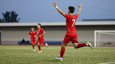 Ümit Milli Takım, Ukrayna ile 2-2 berabere kalarak UEFA 21 Yaş Altı Avrupa Şampiyonası Elemeleri'nde play-off hakkını...