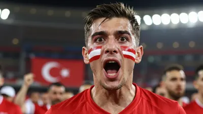 Türkiye'nin 2026 Dünya Kupası'ndaki Paraguay maçını izlemek için Rotterdam'da toplanan Türk taraftarlar, milli takım...