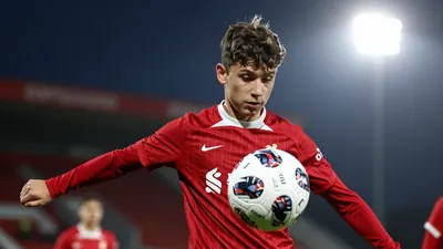 Liverpool FC, Türkiye'de Sarıyer'de 5-16 yaş arası çocuklar için futbol okulu açtı
